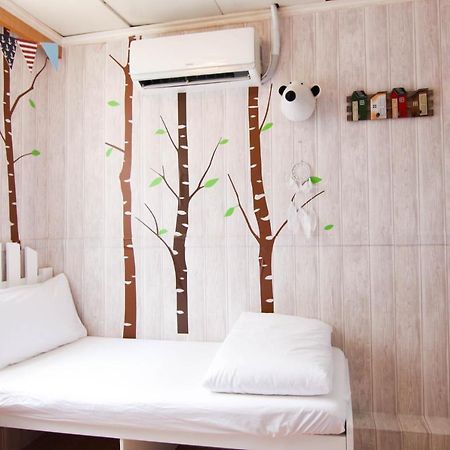 Cozy Inn Jordan Station Hong Kong Exterior photo