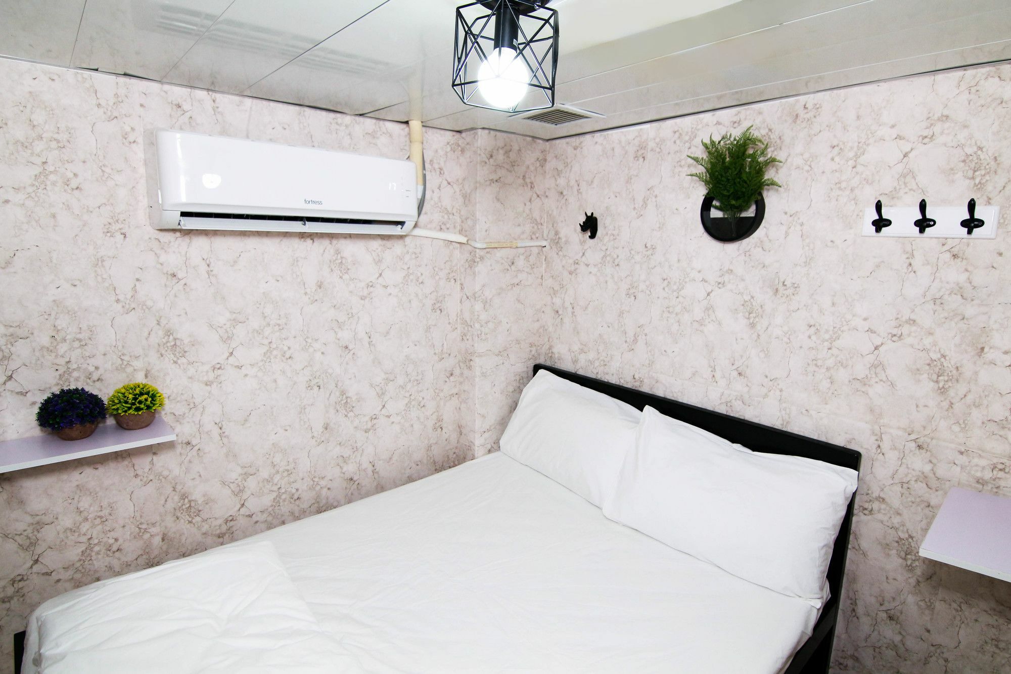 Cozy Inn Jordan Station Hong Kong Exterior photo